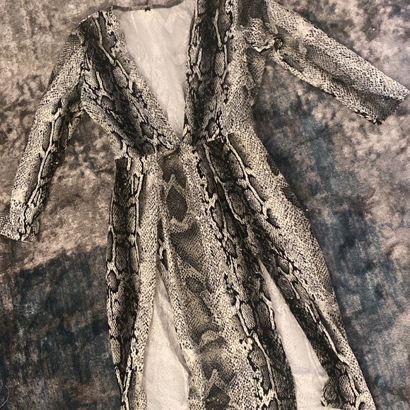 Dresses & Skirts - Sneak peak club dress